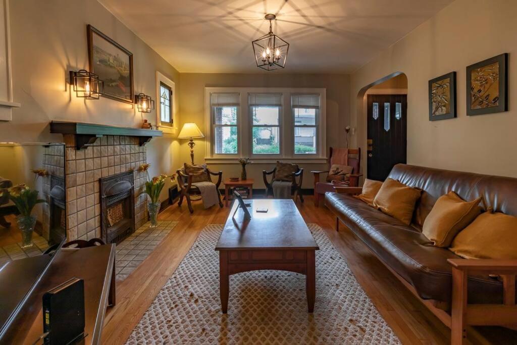 Craftsmen Charmer With Easy & Airport Access Сasa de vacaciones Pittsburgh